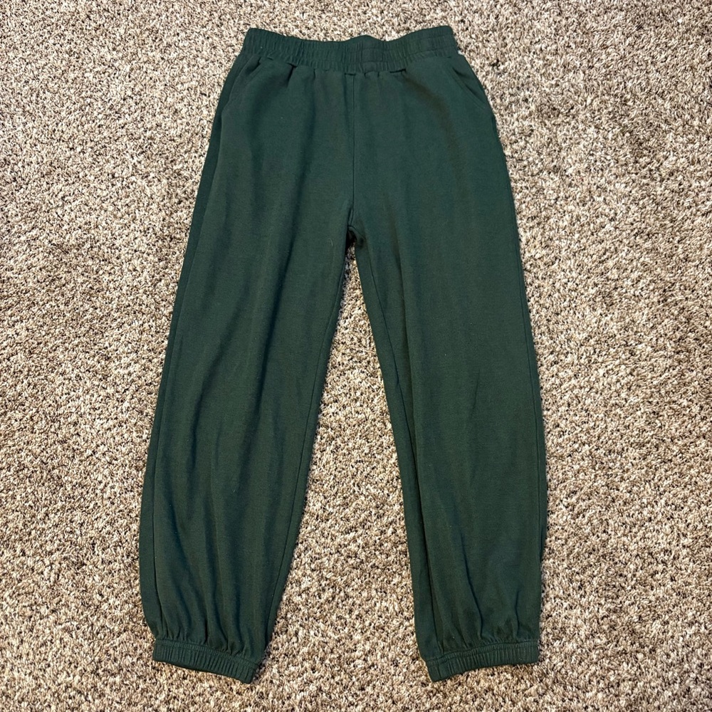 Dark green women’s sweatpants